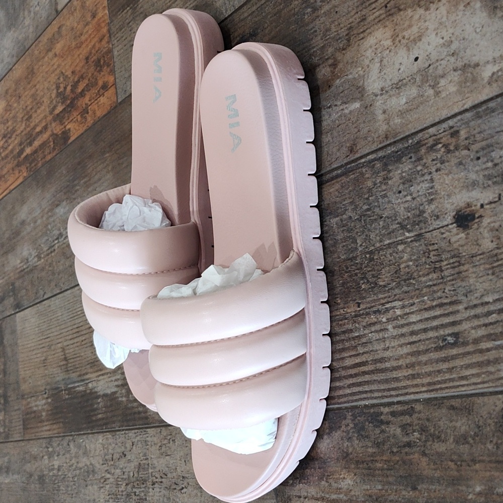 New MIA Pink Slides - Picture 2 of 4